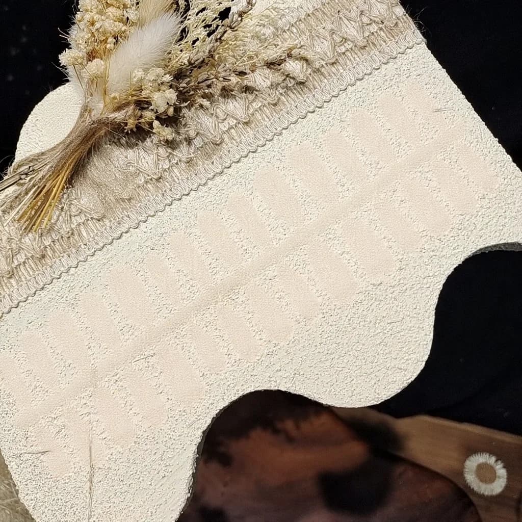 Rožnate umetne nohte Cat Eye, srednja ovalna oblika, z bleščicami