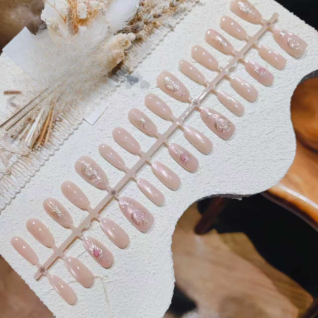 Nalepne nohti mačje oko, srednja ovalna oblika, bleščeč gradient